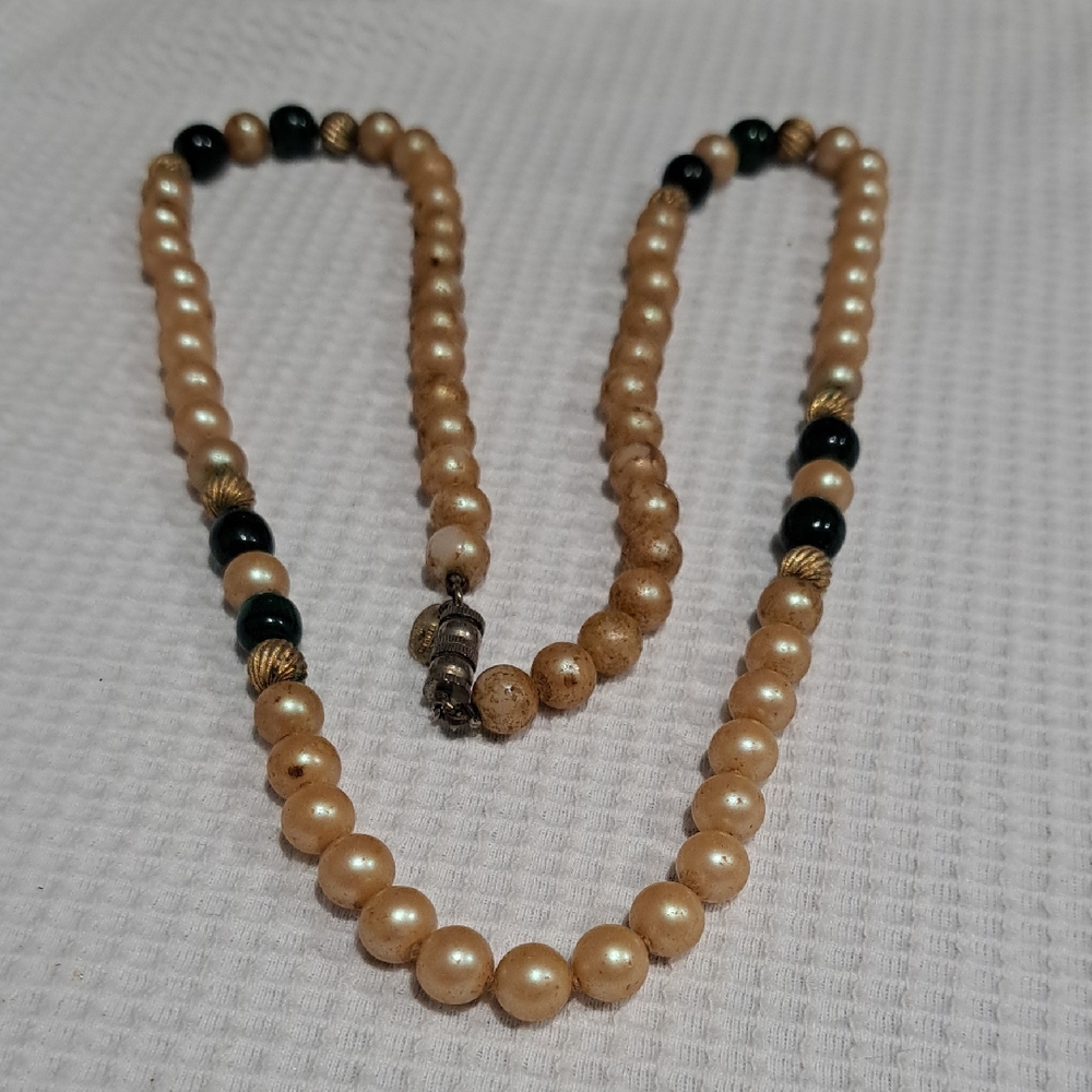Vintage Necklace 9/25